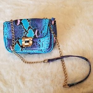 Blue Snake print chain bag | Charming Charlie